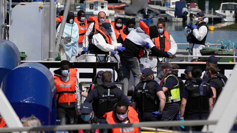 Daily Mail: İngiltere sığınmacılar için günde 6.8 milyon sterlin harcıyor