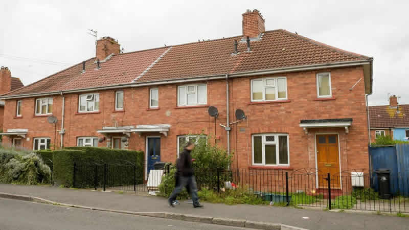 İngiltere’de konut fiyatları geriledi