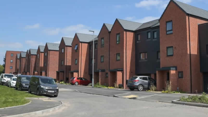 İngiltere’de konut fiyatlarında büyüme yavaşladı