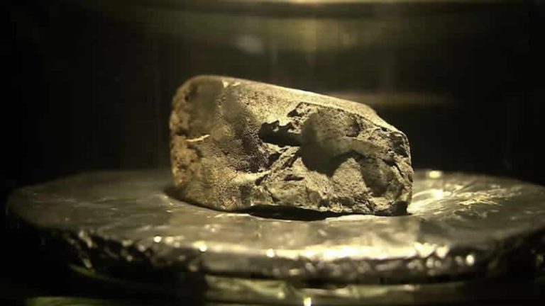 İngiltere’ye düşen göktaşının sırrı ne?