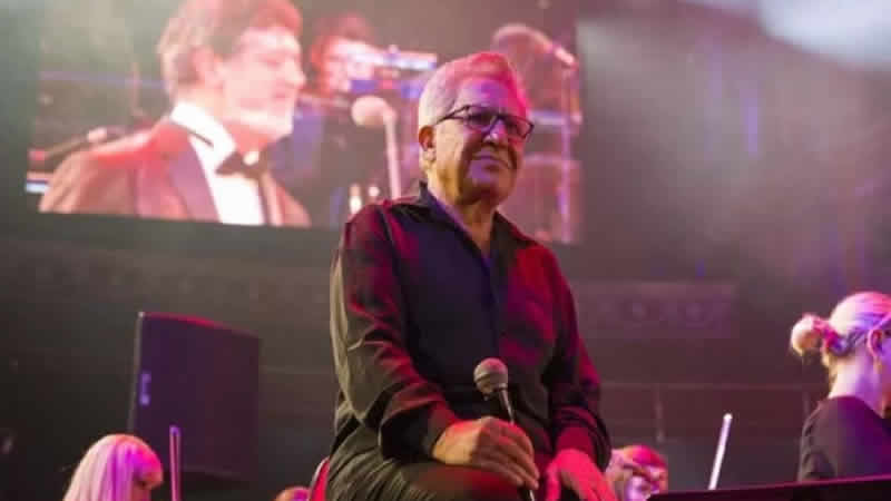 Zülfü Livaneli, Londra’da Kraliyet Filarmoni Orkestrası ile sahne aldı