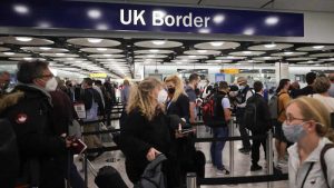 İngiltere’de 6 havalimanındaki pasaport personeli grevde