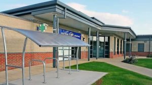 İngiltere’de bir aile hekimliği, Noel tebliği yerine “kansersiniz” mesajı gönderdi