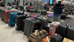 Londra Heathrow Havalimanında yeni yıl öncesi kaos