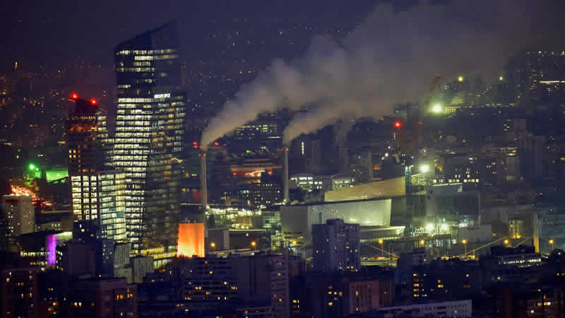 Fransa şehirleri karanlığa bürünüyor