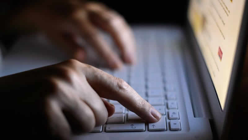 İngiltere hükümeti sosyal medyaya müdahale edecek