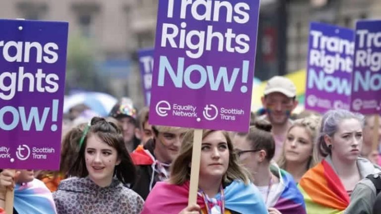 İngiltere hükümetinden İskoçya’daki cinsiyet yasasını engelleme kararı