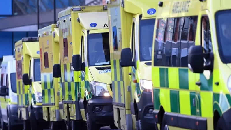 İngiltere ve Galler’de ambulans çalışanları greve başladı