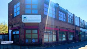 İngiltere’de camiye saldırı!