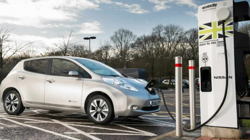 İngiltere’de elektrikli otomobil şarj cihazı sayısı yetmiyor