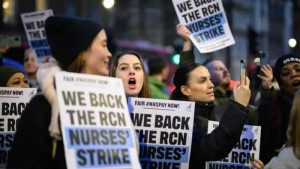 İngiltere’de hemşirelerin bir sonraki grevi çok daha büyük olacak