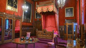 Kral 3. Charles için Parlamento’da yatak hazırlanıyor