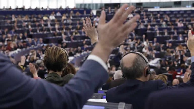 AB “terör listesini” değişiklik olmadan uzattı