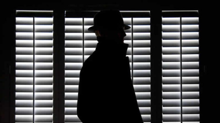 Futbol antrenörü çift taraflı ajan çıktı