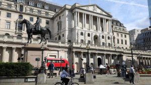 İngiltere Merkez Bankası faiz oranını son 14 yılın en yüksek seviyesine çekti