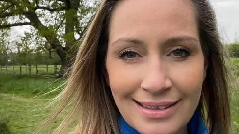 İngiltere’de köpeğini gezdirirken kaybolan kadının nehre düştüğüne inanılıyor