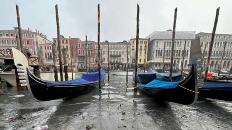 Kuraklık Venedik’i festivalinden alıkoyuyor