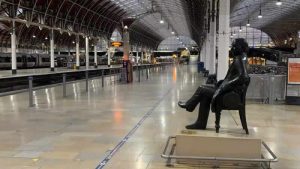 Londra’da tren makinistleri greve gitti