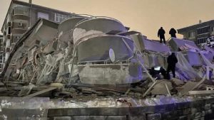 Türkiye’de 10 şehir 7.4’lük depremle sarsıldı!