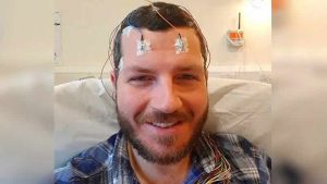 10 yıl sonra dinlediği bir şarkıyla hafızası geri geldi