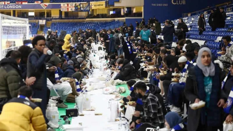 Dünya devi Chelsea’den, Stamford Bridge’de iftar