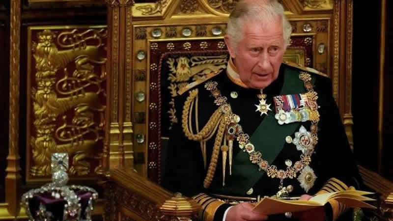 Fransız işçiler, ülkeye gelen Kral Charles’a kırmızı halı sağlamayacak