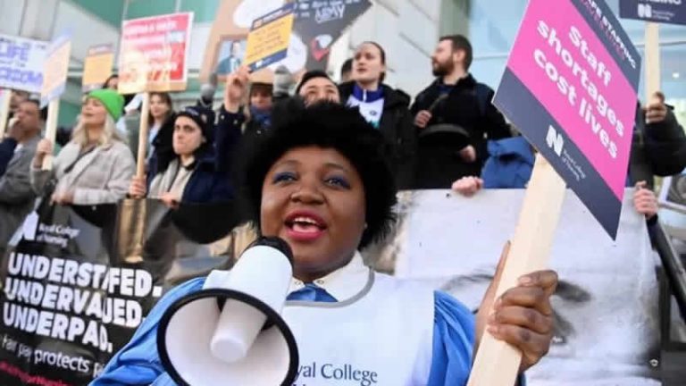 İngiltere’de hükümetle sağlık sendikaları ücret zammında anlaşmaya vardı