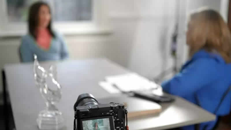 İngiltere’de kadınlara yönelik polis şiddeti şikayetleri Sümen altı ediliyor