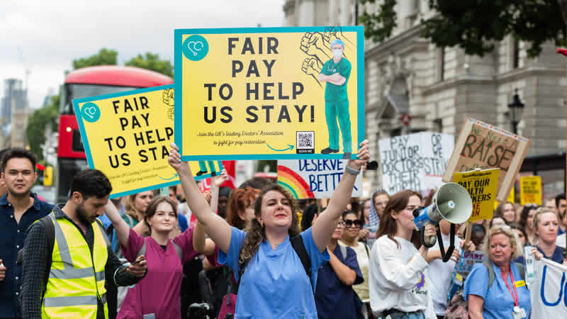 İngiltere’de pratisyen hekimler 4 gün iş bırakacak