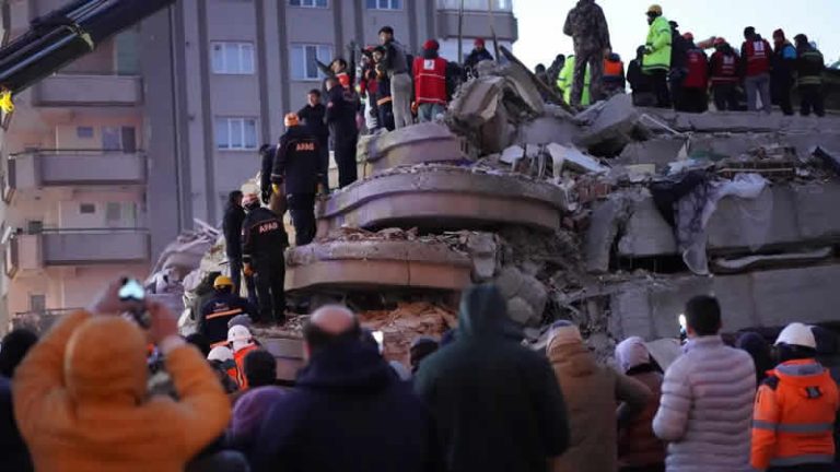 İngiltere’den Türkiye’deki depremzedeler için vize açıklaması