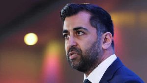 İskoçya’da Pakistan kökenli Müslüman Hamza Yusuf başbakan seçildi