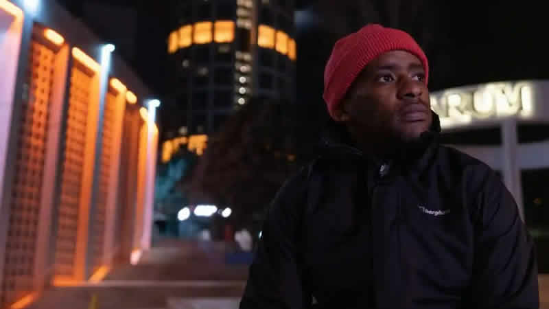 Tatil sonrası İngiltere uçağına alınmayınca İstanbul’da mahsur kaldı