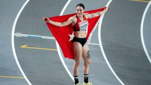 Tuğba Danışmaz, üç adım atlamada Avrupa şampiyonu oldu