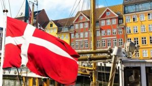 Danimarka’da Kur’an-ı Kerim ve Türk bayrağına karşı saldırılar sürüyor