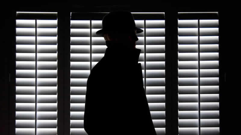 Cihatçı asker kılığındaki İngiliz casus kendi çocuğunu öldürdü