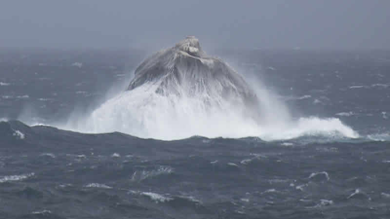 İngiliz öğretmen Atlantik’teki kayalıkta 60 gün geçirecek