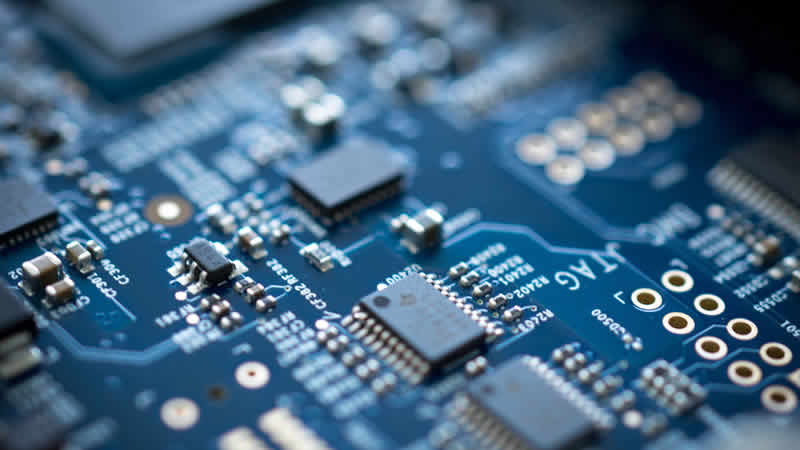 İngiltere’den 1 milyar sterlinlik çip yatırımı