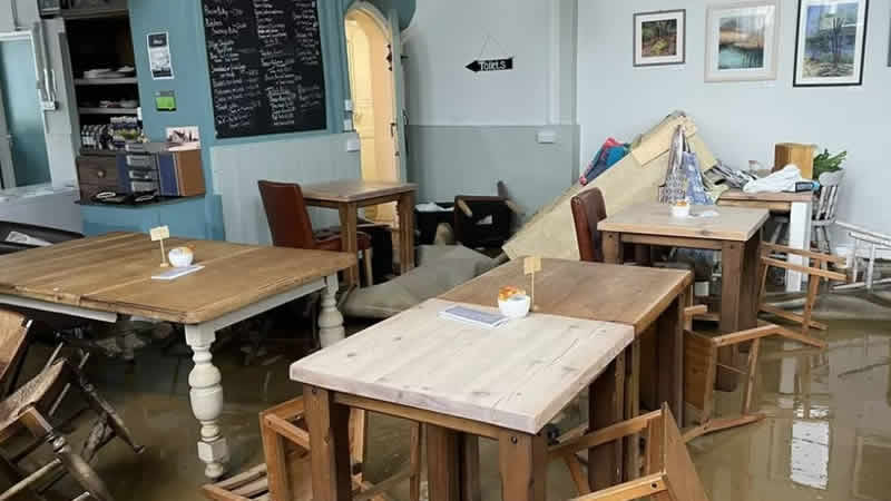 İngiltere’nin güneyinde sel nedeniyle “tehlike hali” ilan edildi