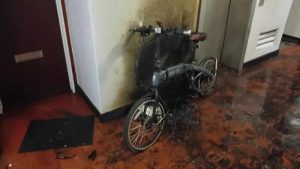 Londrada elektrikli bisiklet patladı