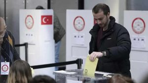 Türkiye’deki seçimlere İngiltere’den rekor katılım