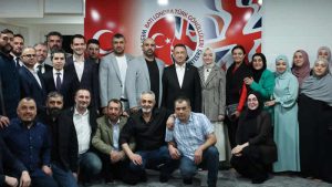 Fuat Oktay, Batı Londra Türk Gönüllüleri Derneği’ni ziyaret etti