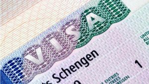 Almanya’ya turist vizesiyle giden işe girebilecek