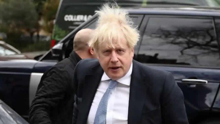 Boris Johnson eski mesleğine geri döndü