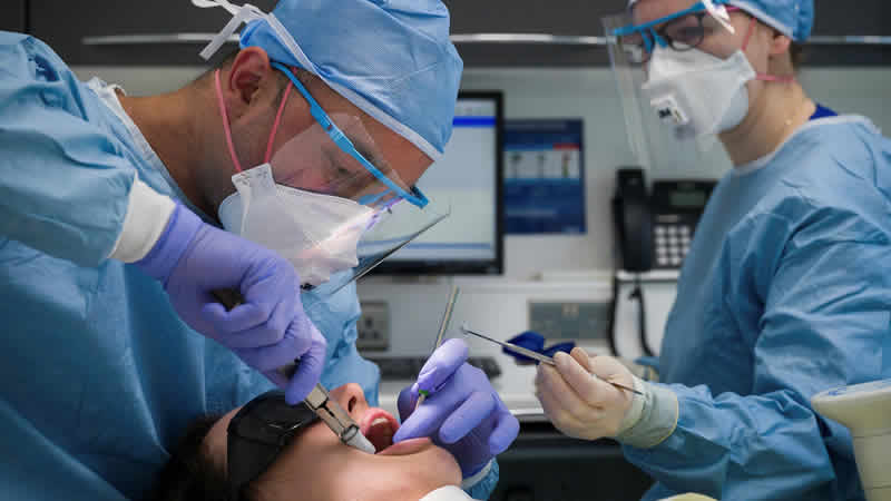 İngiltere’de diş hekimi açığı sürüyor