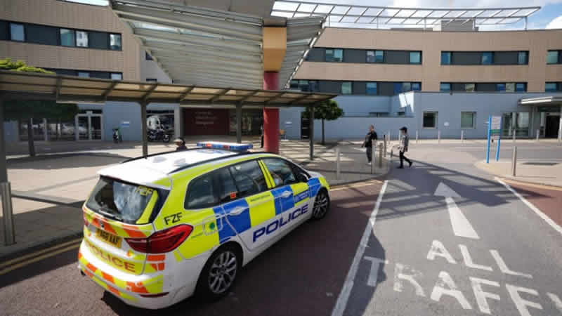 Londra’da hastanede polis operasyonu