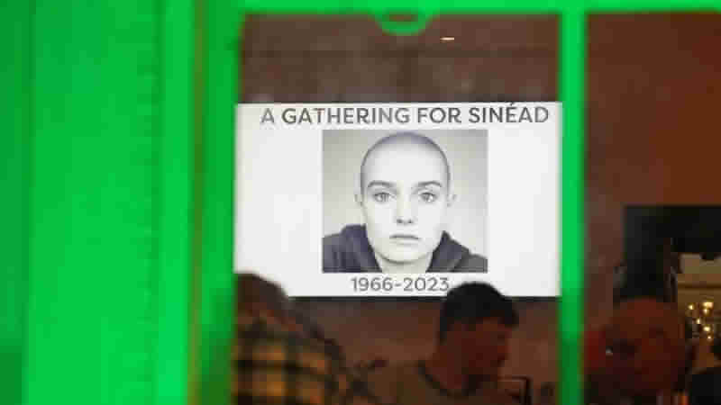 İrlandalı efsane Sinead O’Connor (Şüheda Davitt) hayranları yasta