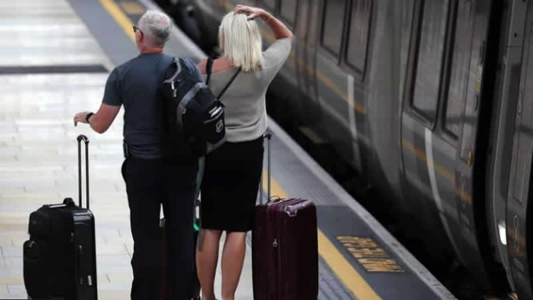 İngiltere genelinde 20 bin demiryolu personeli grevde