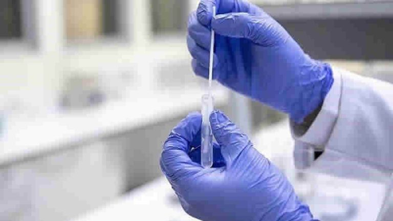 İngiltere’de Kovid-19’un yeni varyantı Eris’in yayıldığı bildirildi