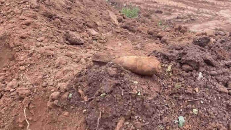 İngiltere’de bir okulun yakınlarında bulunan patlamamış bomba korkuttu