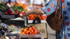 İngiltere’de enflasyon düştü: Tüketicilerin morali yükseldi